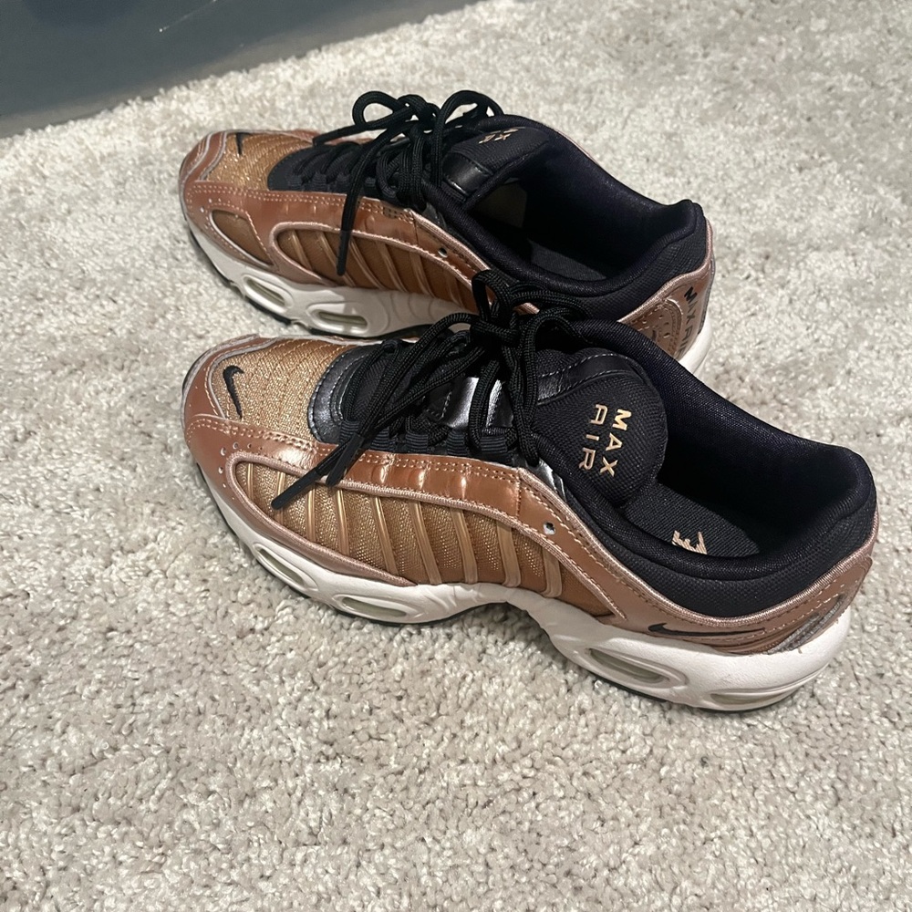 Nike Black and Rose Gold Athletic Shoes Modern Design limited edition